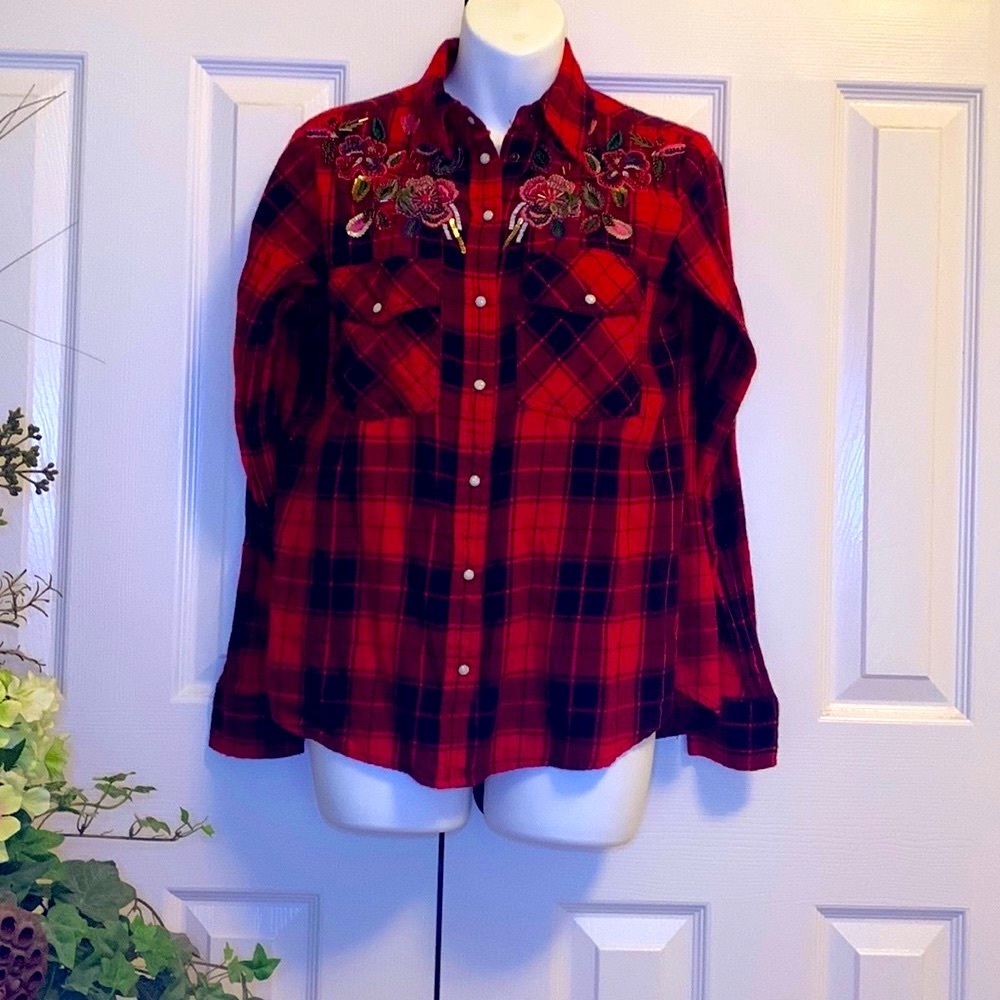ZARA Red Plaid Beaded & Embroidered 
Flannel Snap Front Shirt